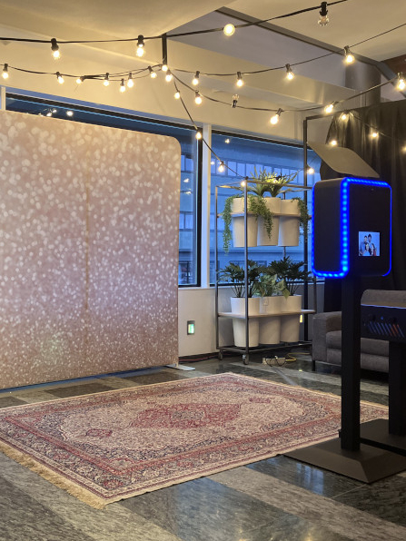 Photobooth hire in Utrecht with champagne glitter backdrop - corporate events and brand activations by Smilen.nl