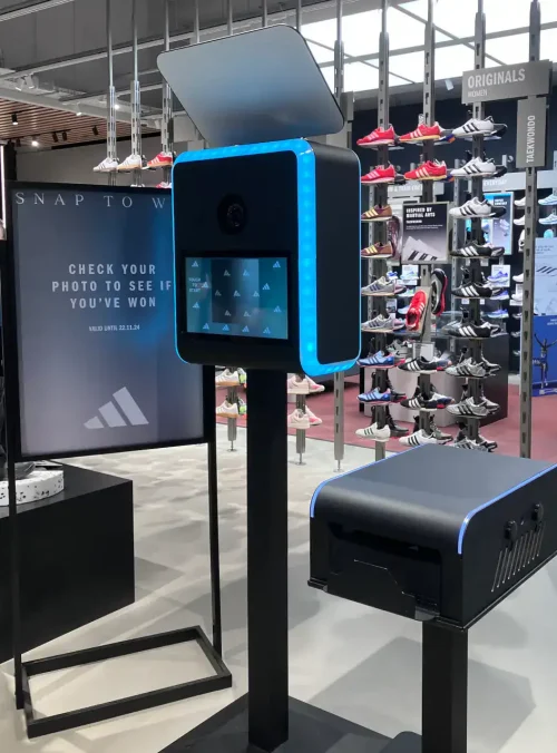 Rent a photobooth in Amsterdam for your event with a modern setup featuring an interactive screen and instant photo printer. Perfect for brand activations at retail locations in the Netherlands, this stylish photobooth brings fun and engagement to your social events.
